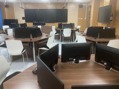 外国语学院语言实验中心计算机辅助设备应用与发展